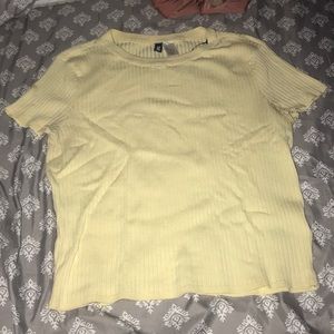 Ribbed yellow T
